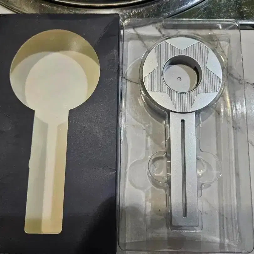 [BUNJANG] TXT Official Light Stick Stand + Photocard / 새상품) 투바투 응원봉 스탠드 +포토카드 판매합니다