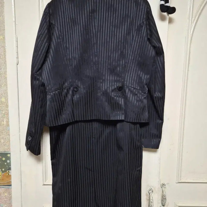[BUNJANG] Black Striped Women&