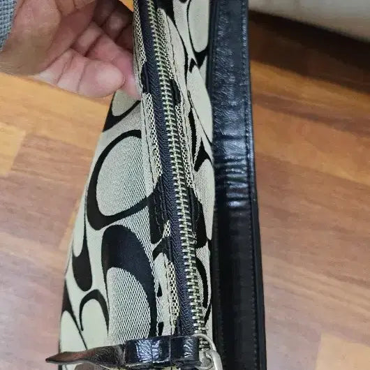 [BUNJANG] Coach Signature Hobo Bag Black Shoulder Bag / 코치 시그니처 호보백 블랙 숄더백