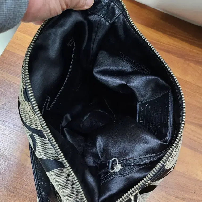 [BUNJANG] Coach Signature Hobo Bag Black Shoulder Bag / 코치 시그니처 호보백 블랙 숄더백