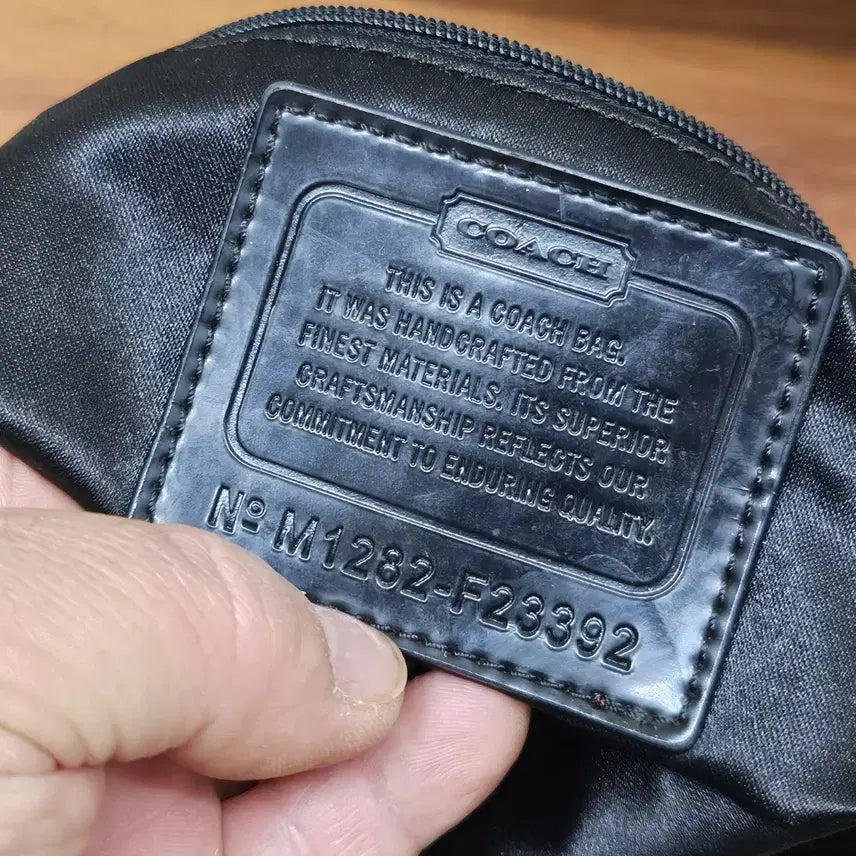 [BUNJANG] Coach Signature Hobo Bag Black Shoulder Bag / 코치 시그니처 호보백 블랙 숄더백