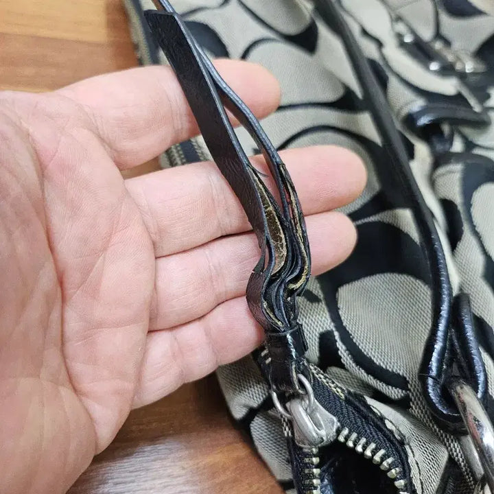 [BUNJANG] Coach Signature Hobo Bag Black Shoulder Bag / 코치 시그니처 호보백 블랙 숄더백