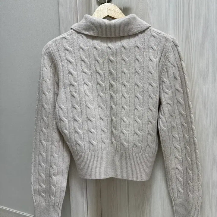 [BUNJANG] SPAO Ivory Cable Knit Sweater / 스파오 아이보리 꽈배기 니트