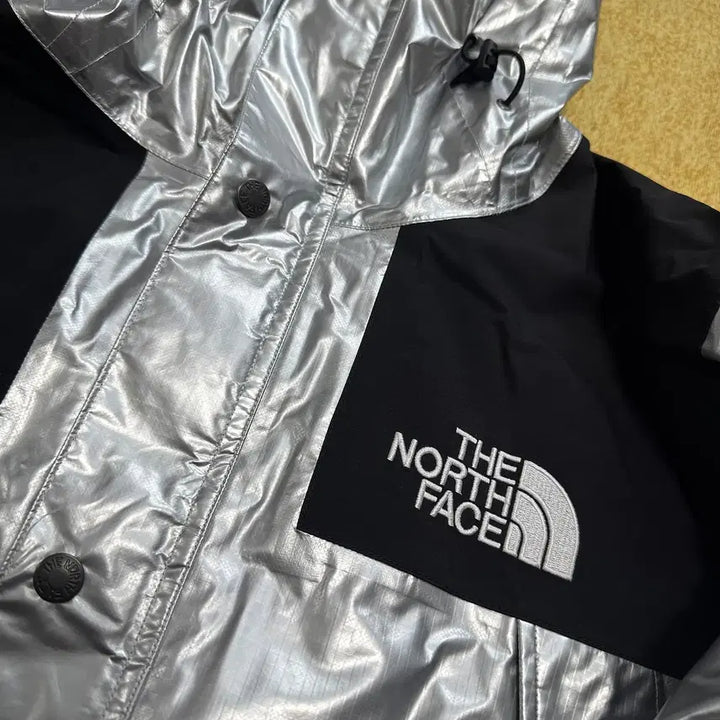 [BUNJANG] Supreme x The North Face Metallic Jacket Silver XL / Supreme 슈프림 노스페이스 메탈릭 자켓 실버 XL