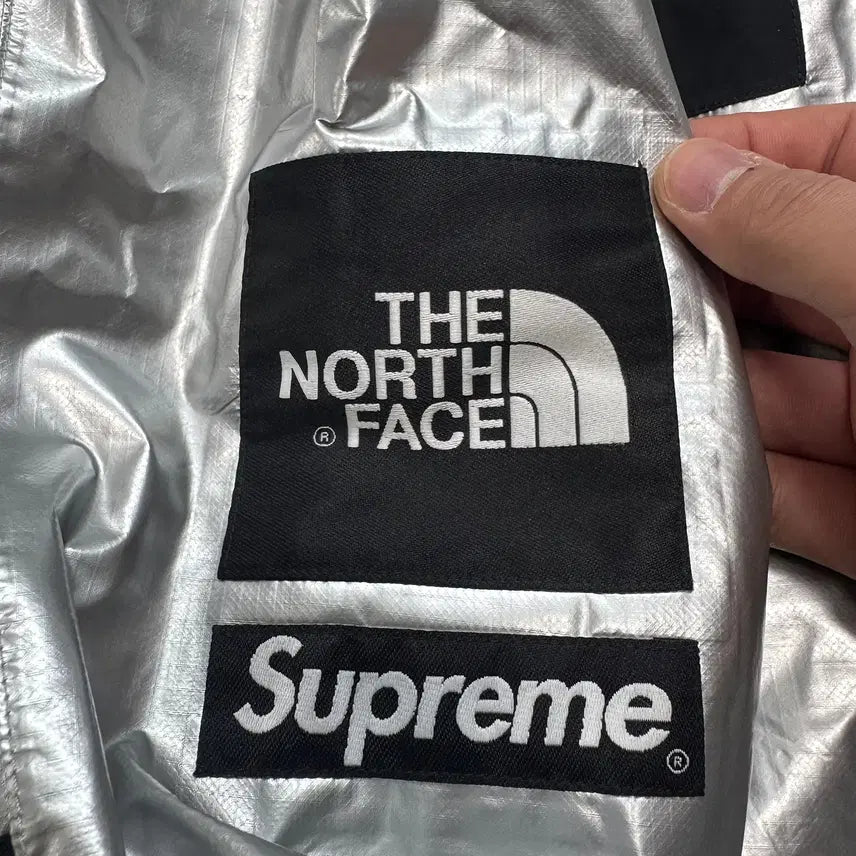 [BUNJANG] Supreme x The North Face Metallic Jacket Silver XL / Supreme 슈프림 노스페이스 메탈릭 자켓 실버 XL