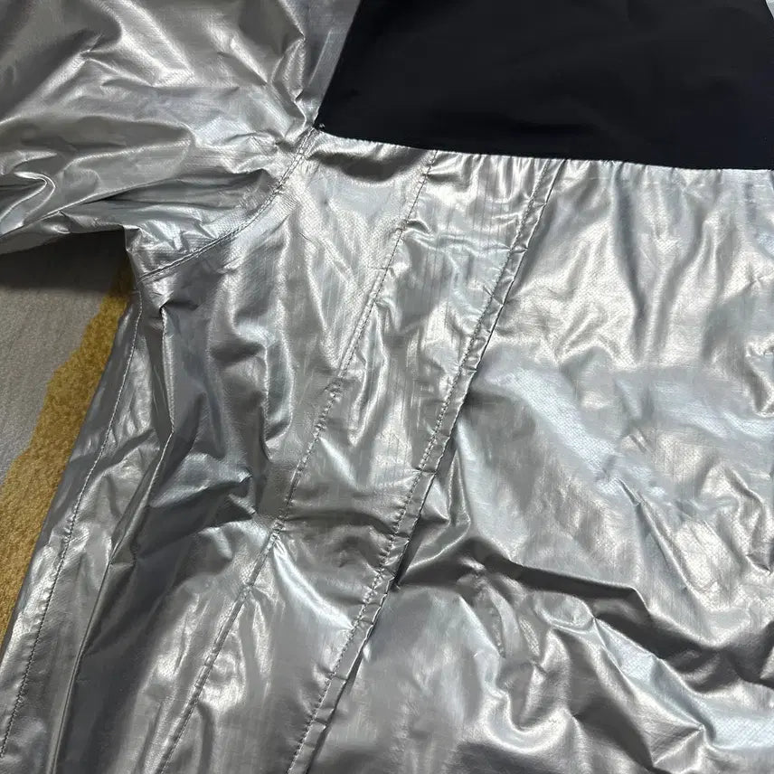 [BUNJANG] Supreme x The North Face Metallic Jacket Silver XL / Supreme 슈프림 노스페이스 메탈릭 자켓 실버 XL