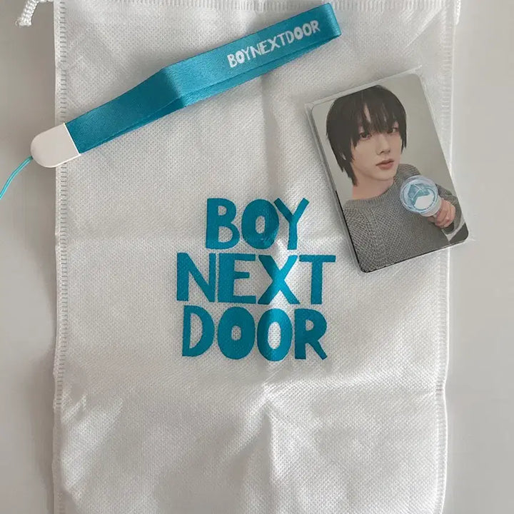 [BUNJANG] BOYNEXTDOOR Wondersick Lightstick - TaeSan, WoonHak, SungHo, LeeHan, JaeHyun, &amp; RiWoo Photocard Bundle / 보넥도 응원봉 원더스틱 양도 태산 운학 성호 이한 재현 리우 포카
