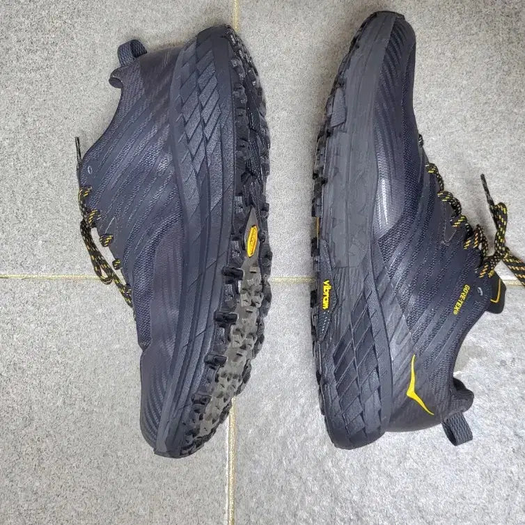 [BUNJANG] HOKA Speedgoat 4 GTX Trail Running Shoes / HOKA 호카 스피드고트4 GTX 트레일 런닝화