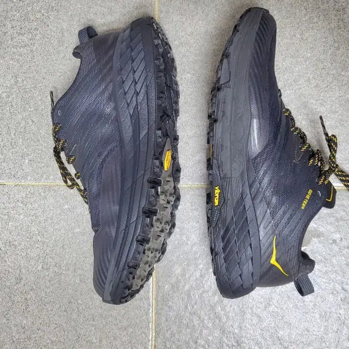 [BUNJANG] HOKA Speedgoat 4 GTX Trail Running Shoes / HOKA 호카 스피드고트4 GTX 트레일 런닝화