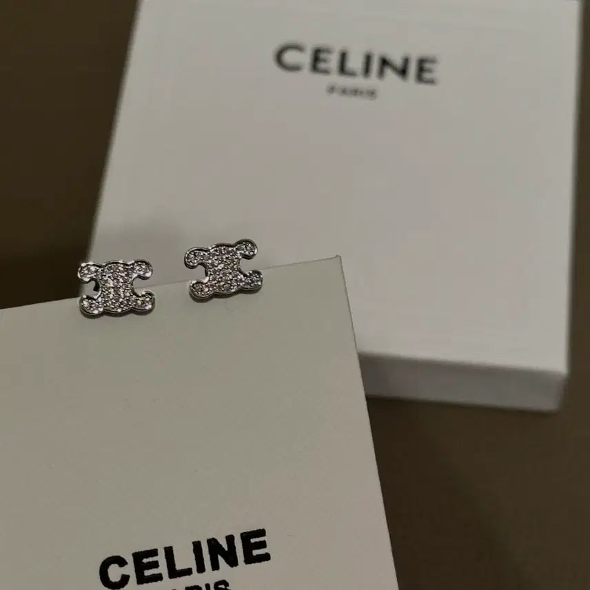 [BUNJANG] Celine Triomphe Cubic Earrings / 셀린느 트리오페 큐빅 귀걸이