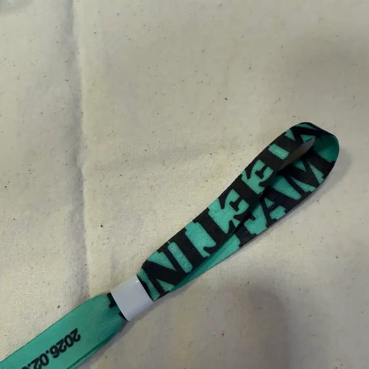 [BUNJANG] G-Dragon GD Fanmeeting First Day Wristband / 지드래곤 지디 팬미팅 첫날 첫콘 입장팔찌