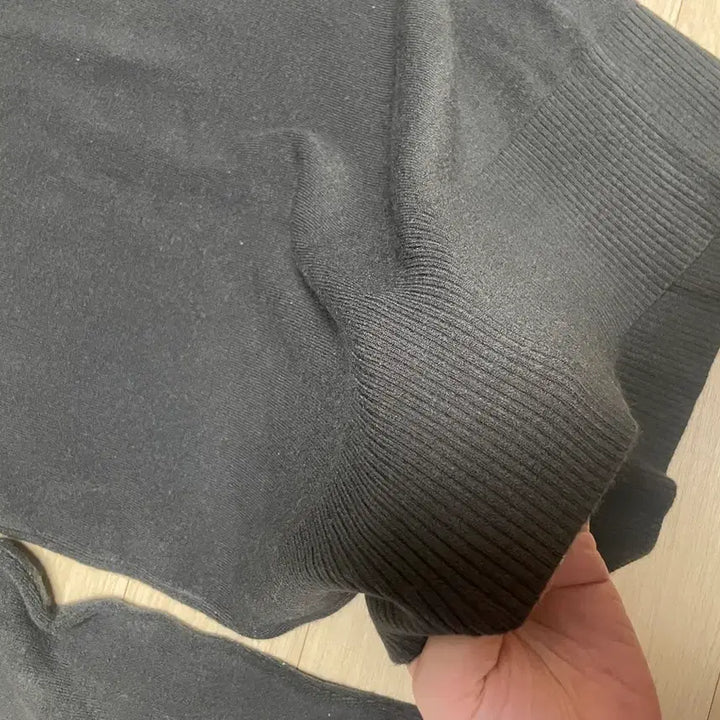 [BUNJANG] Unbranded Gray Knit Sweater / 폴라 니트 부들부들 먹색 새것 원가11만원