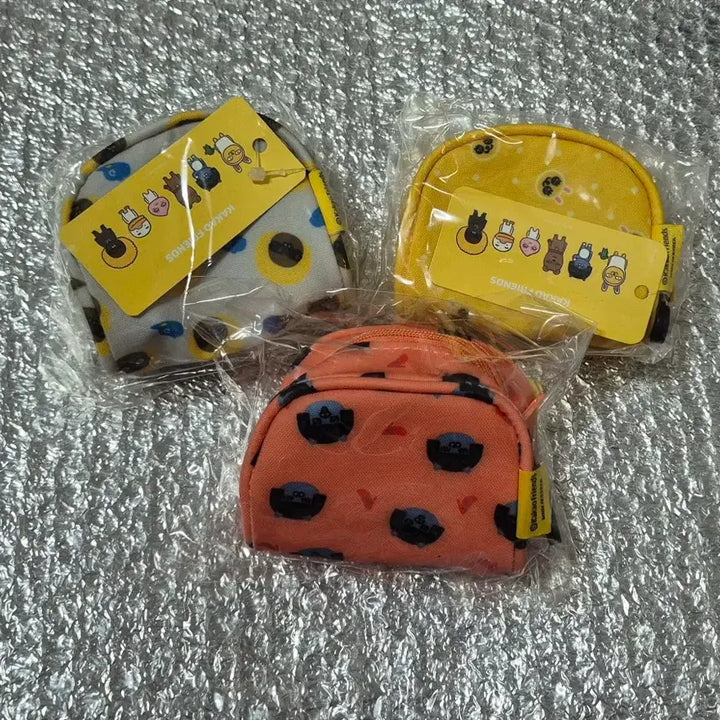 [SOLD OUT] 정품 카카오 프렌즈 반달 동전 지갑 키링