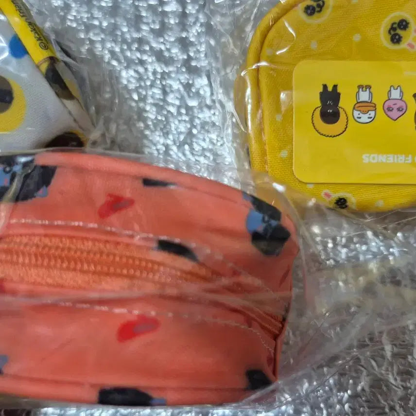 [SOLD OUT] 정품 카카오 프렌즈 반달 동전 지갑 키링
