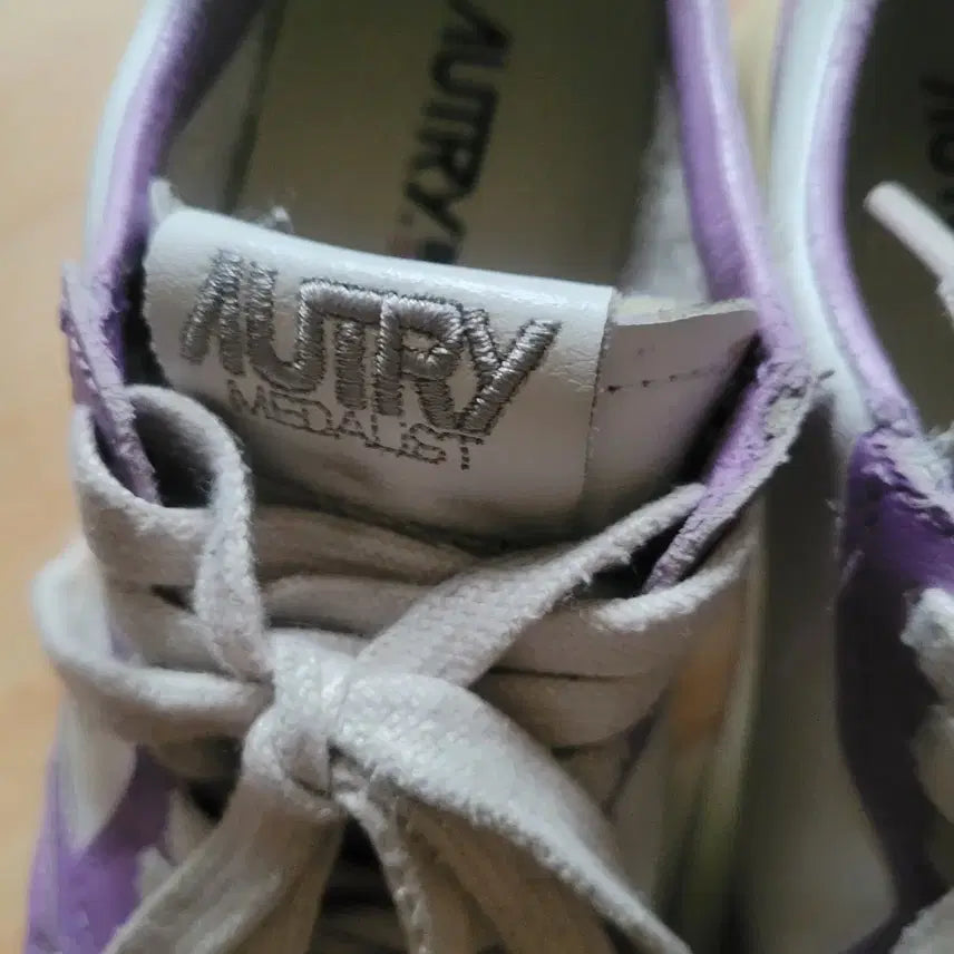 [BUNJANG] Autry Medalist Purple White Sneakers / 오트리 메달리스트 퍼플 스니커즈