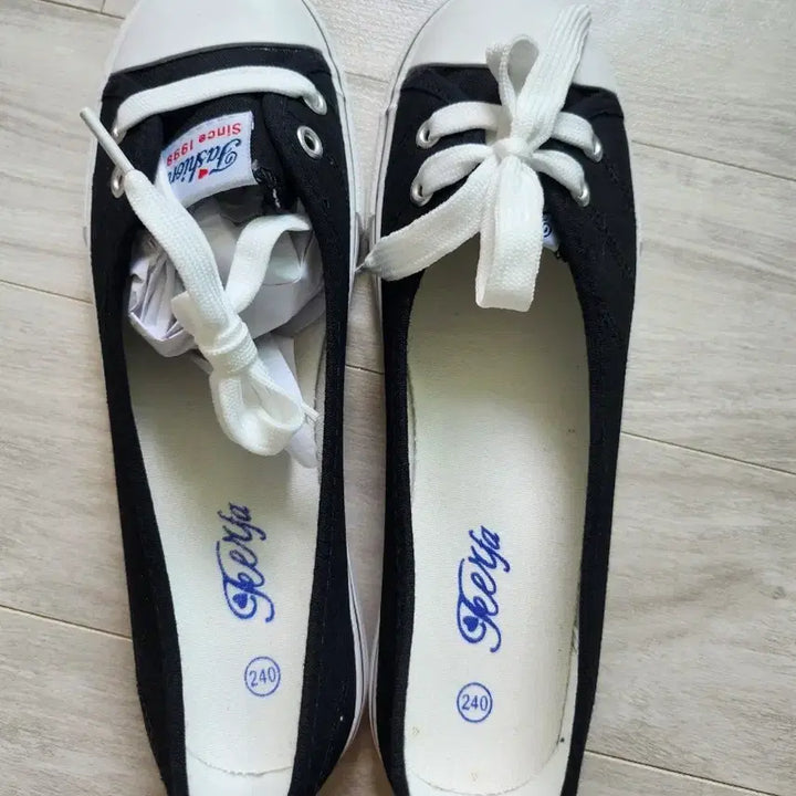 [BUNJANG] Feeya Black Canvas Flats Size 240 / Feeya 검정색 단화 캔버스화 240