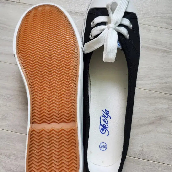 [BUNJANG] Feeya Black Canvas Flats Size 240 / Feeya 검정색 단화 캔버스화 240