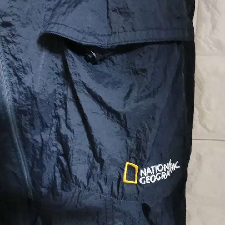 [BUNJANG] National Geographic Navy Windbreaker Vest / 내셔널지오그래픽 바람막이 조끼 네이비