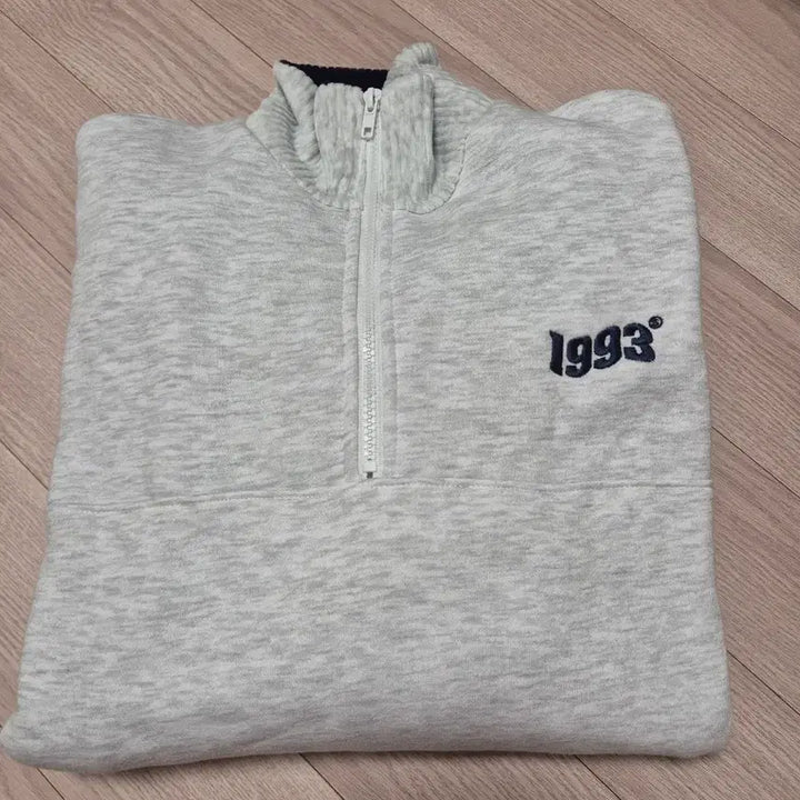 [SOLD OUT] 스튜디오 1993 하프집업 맨투맨 새상품