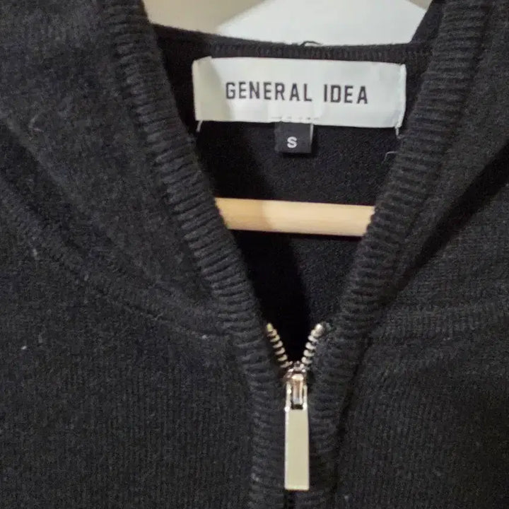 [BUNJANG] General Idea Black Hooded Knit Zip-up (Size S) / 제너럴아이디어 블랙 후드 니트 집업 S사이즈