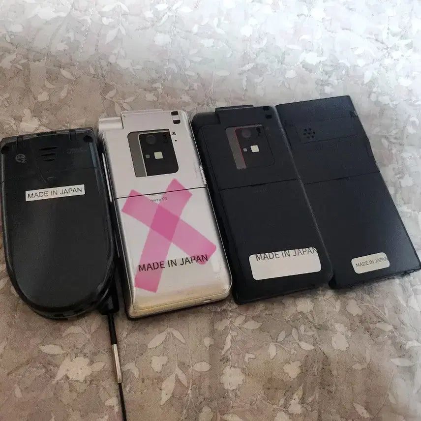 [BUNJANG] Vintage Japanese Flip Phone / 일본 빈티지 폴더폰 au docomo