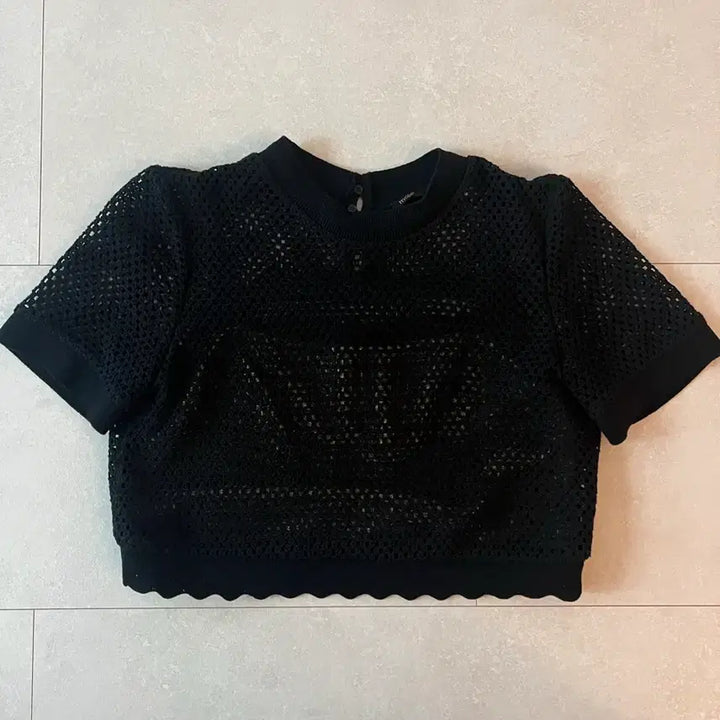 [SOLD OUT] 마쥬 크롭니트 새상품