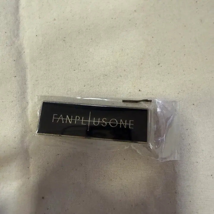 [SOLD OUT] 지드래곤 지디 팸키트 팬플러스원 뱃지