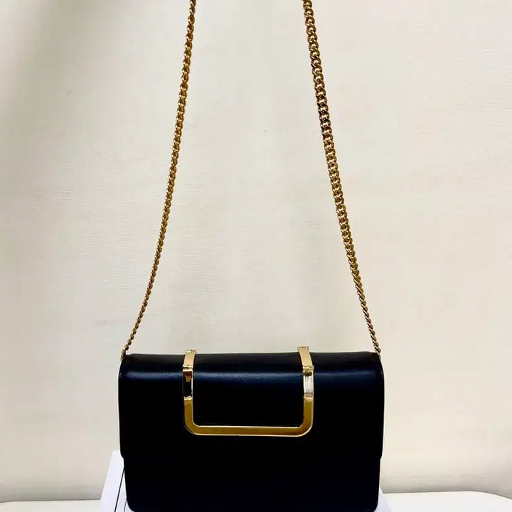 [SOLD OUT] EENK 블랙 레더 체인 숄더백