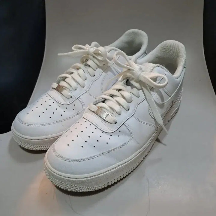 [SOLD OUT] 나이키 에어포스 1 07 로우 화이트 올백포스 270mm