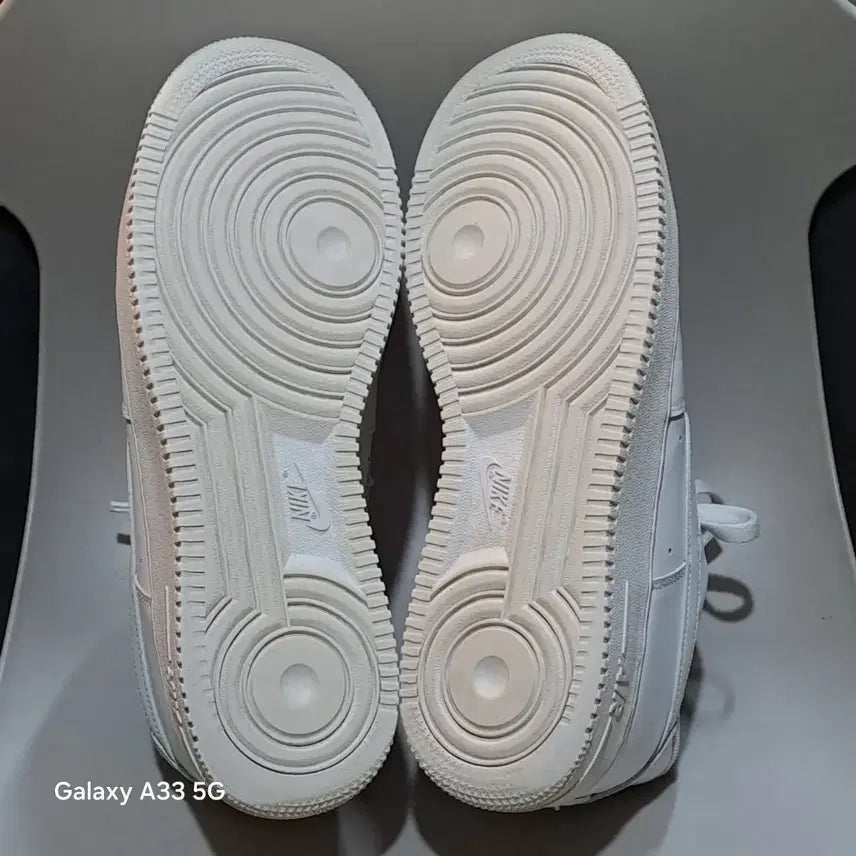 [SOLD OUT] 나이키 에어포스 1 07 로우 화이트 올백포스 270mm