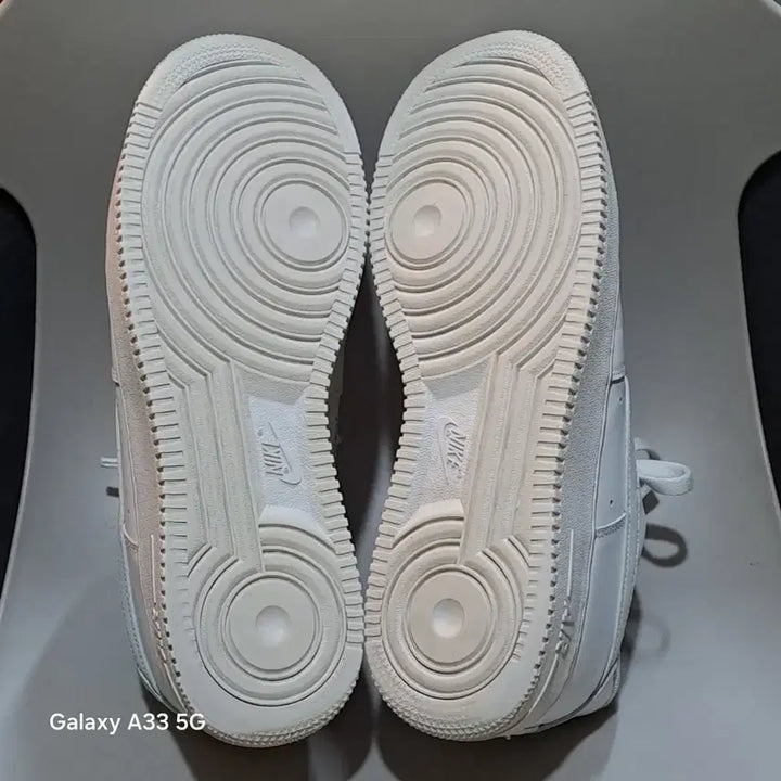 [SOLD OUT] 나이키 에어포스 1 07 로우 화이트 올백포스 270mm