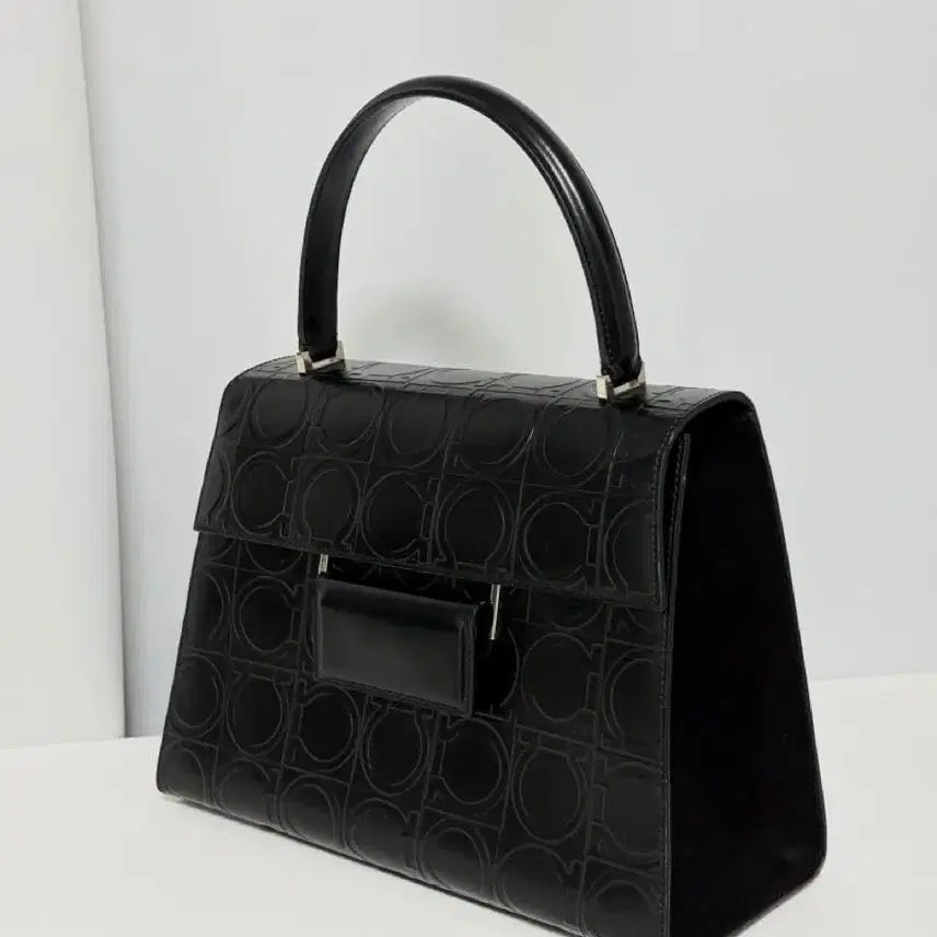 [BUNJANG] Salvatore Ferragamo Gancini Black Leather Kelly Bag / 살바토레 페라가모 간치니 블랙 가죽 켈리백 Made in ITALY .