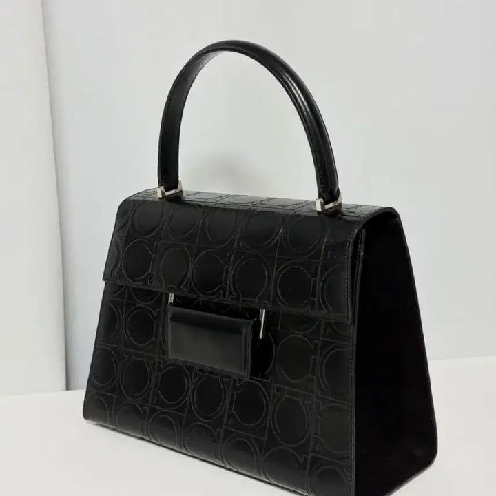 [BUNJANG] Salvatore Ferragamo Gancini Black Leather Kelly Bag / 살바토레 페라가모 간치니 블랙 가죽 켈리백 Made in ITALY .