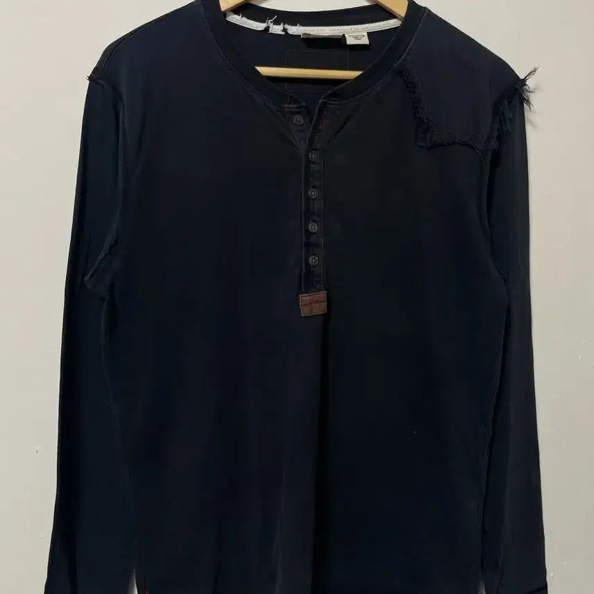 [SOLD OUT] 100 리바이스 헨리넥 긴팔티 정품