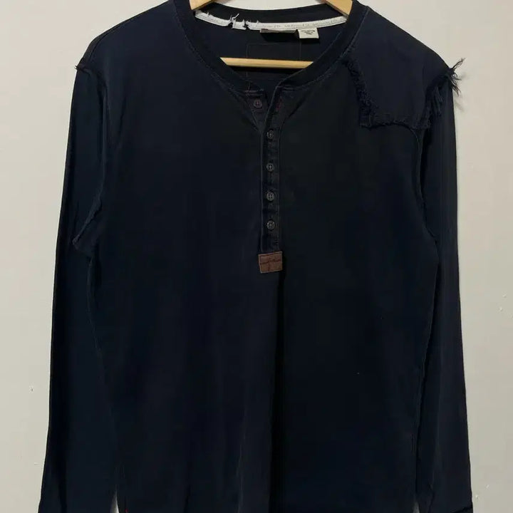 [SOLD OUT] 100 리바이스 헨리넥 긴팔티 정품