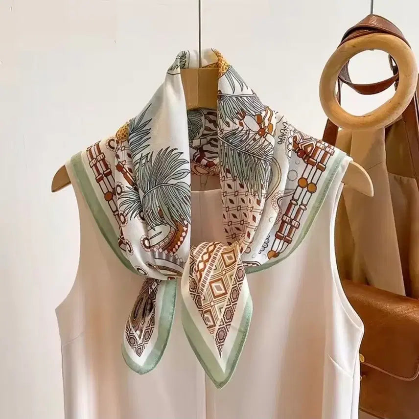 [BUNJANG] Patterned Ivory Scarf / 패턴 스카프(새상품)