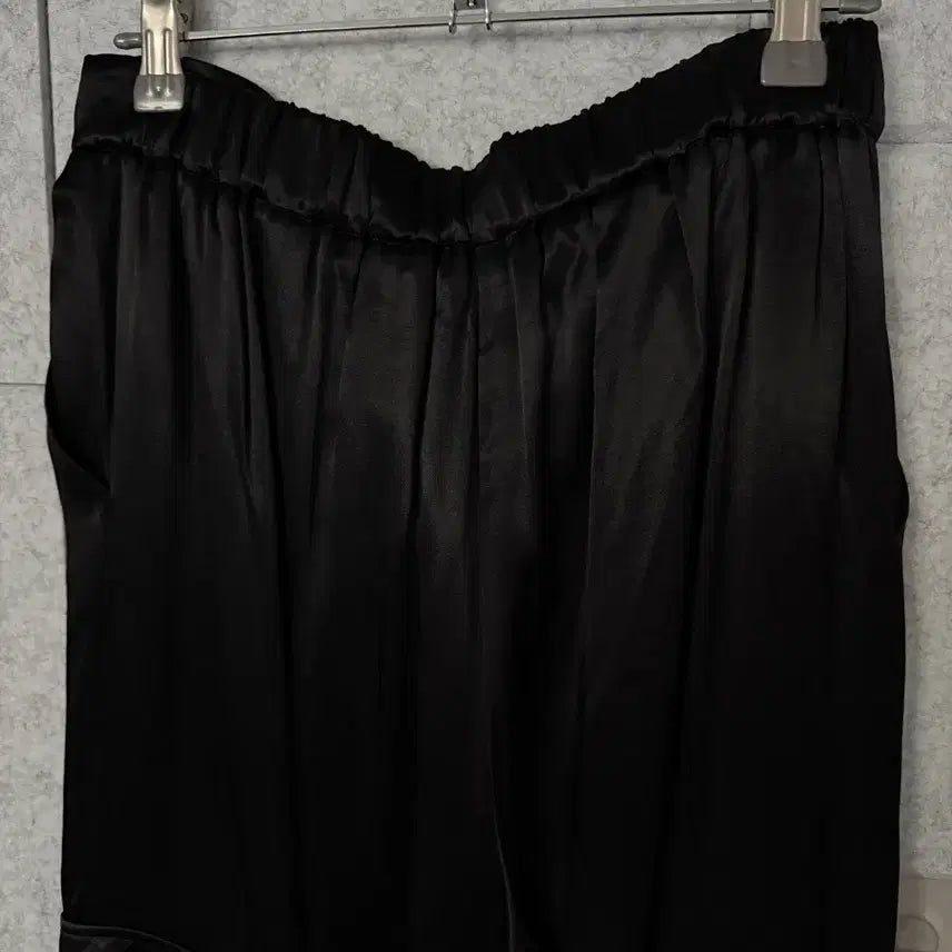 [SOLD OUT] 자라 새틴 포켓 와이드 팬츠
