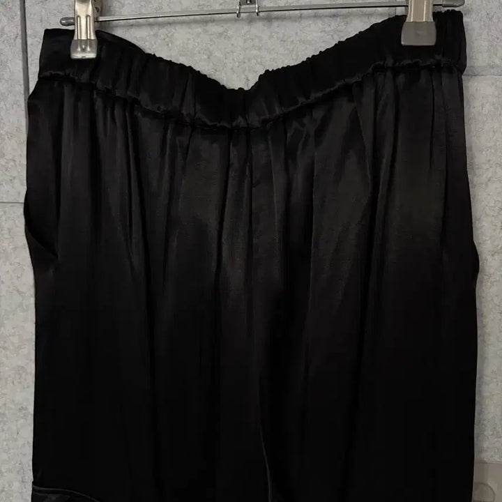 [SOLD OUT] 자라 새틴 포켓 와이드 팬츠