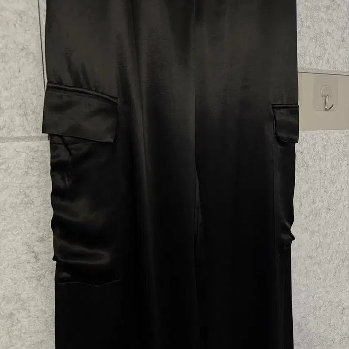 [SOLD OUT] 자라 새틴 포켓 와이드 팬츠