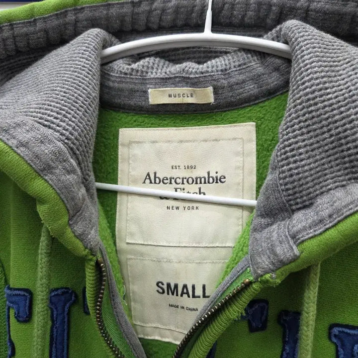 [BUNJANG] Abercrombie Distressed Hooded Zip-Up / 아베크롬비 디스트로이드 후드 집업