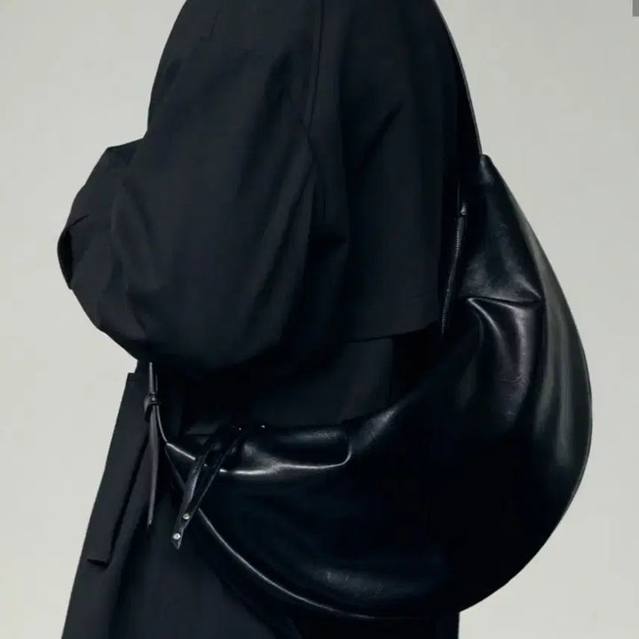 [BUNJANG] Drawfit Hobo Leather Crossbody Bag / 드로우핏 호보 레더 크로스백 블랙
