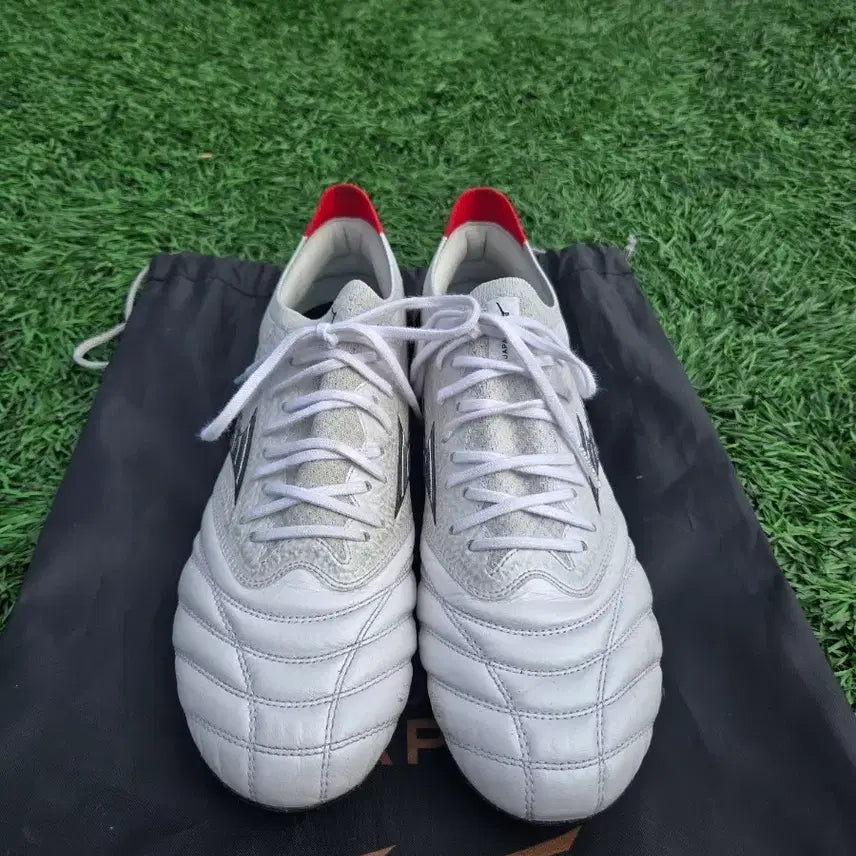 [BUNJANG] Mizuno Morelia Neo 4 Beta Japan Soccer Cleats / [255] 미즈노 모렐리아 네오4 베타 재팬 축구화