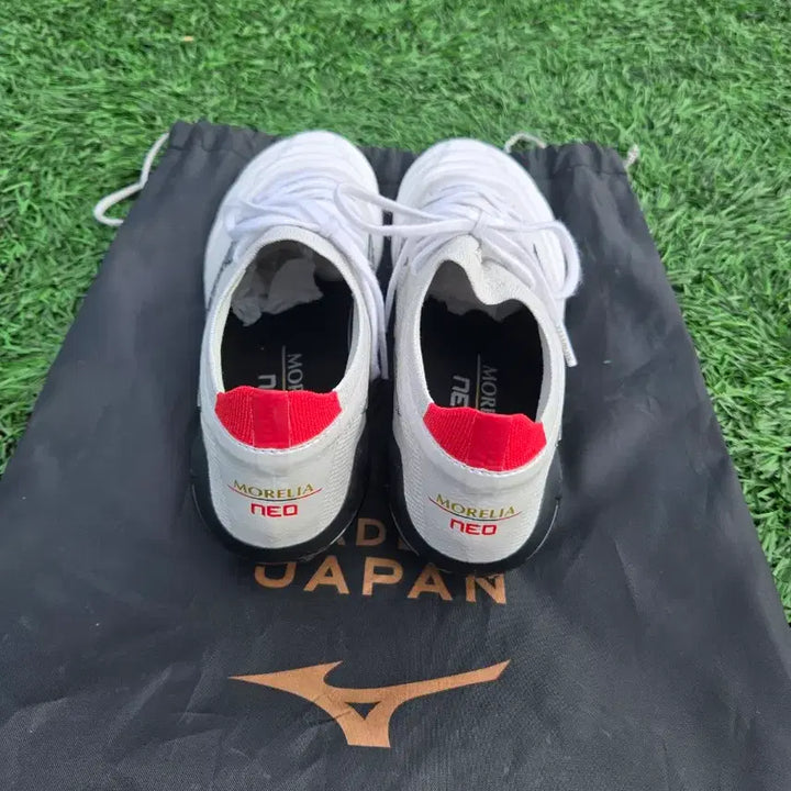 [BUNJANG] Mizuno Morelia Neo 4 Beta Japan Soccer Cleats / [255] 미즈노 모렐리아 네오4 베타 재팬 축구화