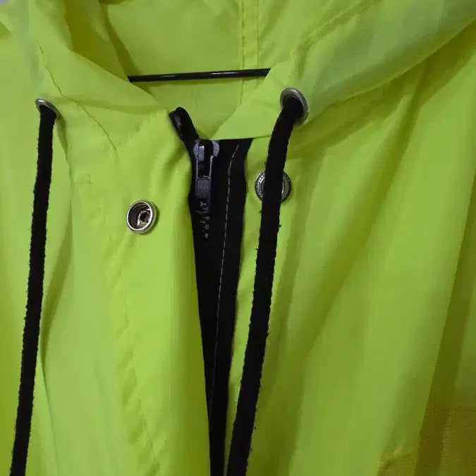 [BUNJANG] OLVAS Neon Fluorescent Hooded Anorak Jumper / OLVAS 네온 형광 후드 야상 점퍼