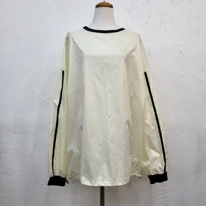 [SOLD OUT] 아이보리 체크 패턴 바람막이 풀오버F