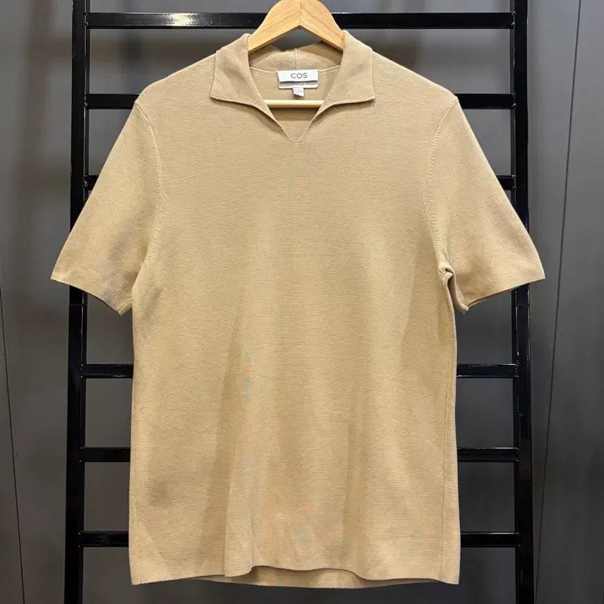 [SOLD OUT] [M] 코스(COS) 레귤러핏 오픈카라 코튼 반팔 니트 베이지 3.5