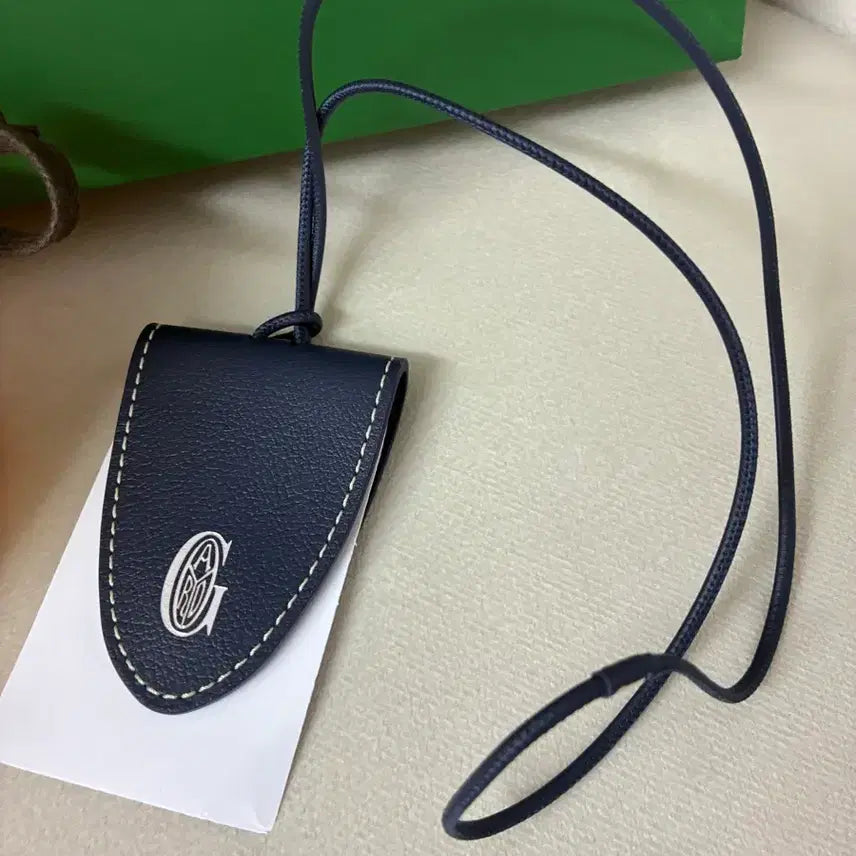 [SOLD OUT] 고야드 백참 크로 유니버셜 네이비 새상품 가격내림 최종