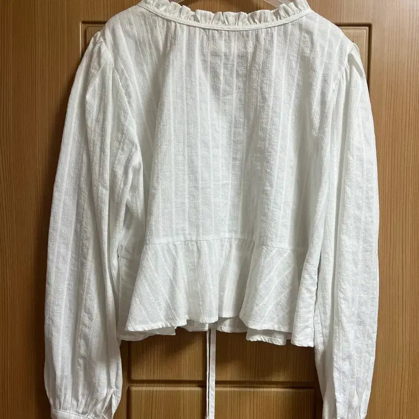 [SOLD OUT] 바이무드 Shu Ruffle Blouse