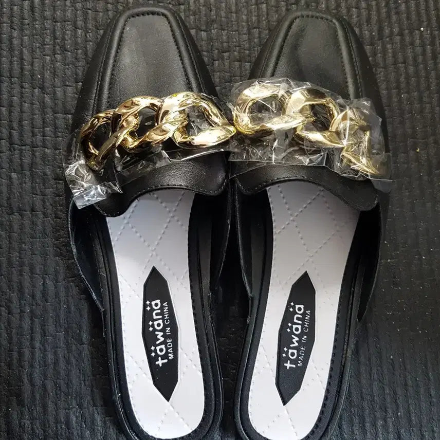 [BUNJANG] Tawana Gold Chain Black Mule Slippers / (미착용)Tawana 금장 체인 장식 블랙 뮬 슬리퍼