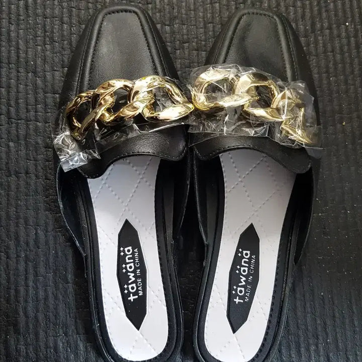 [BUNJANG] Tawana Gold Chain Black Mule Slippers / (미착용)Tawana 금장 체인 장식 블랙 뮬 슬리퍼